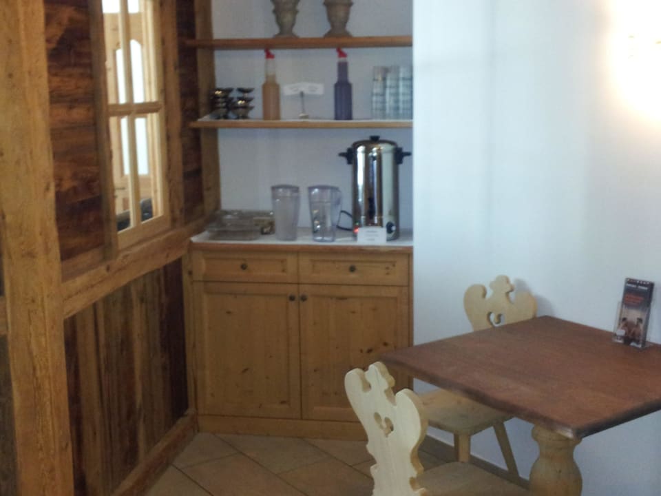 Saftbar im Saunabereich Hotel Wiesenhof Garden Resort