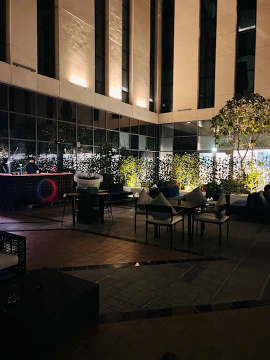 Außenansicht Aloft Dubai Airport