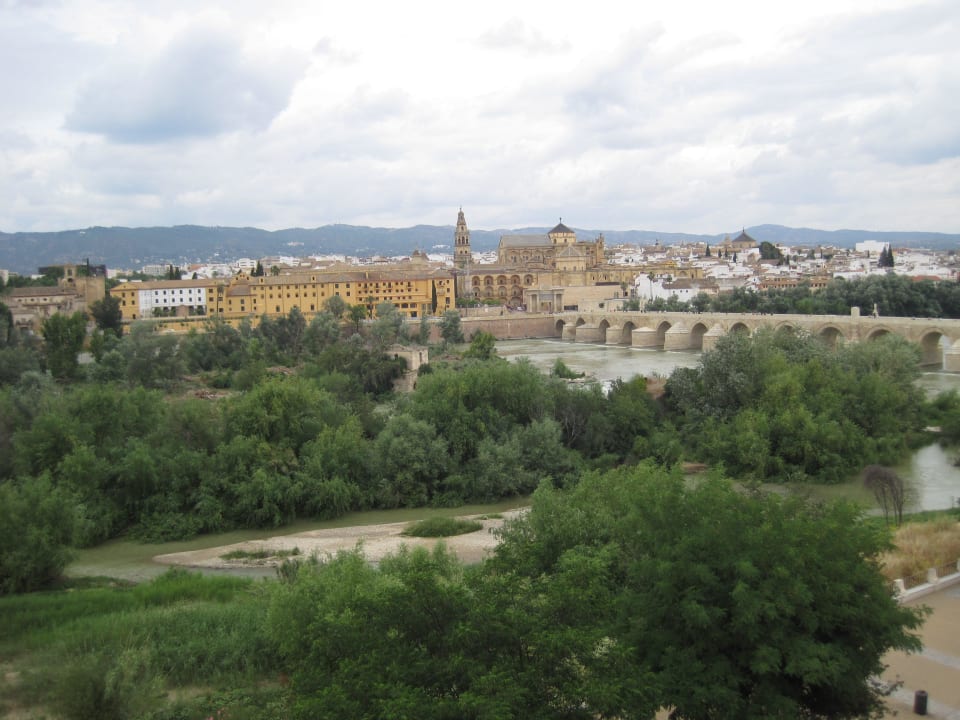 Blick von der Bar der Dachterrasse Hesperia Córdoba
