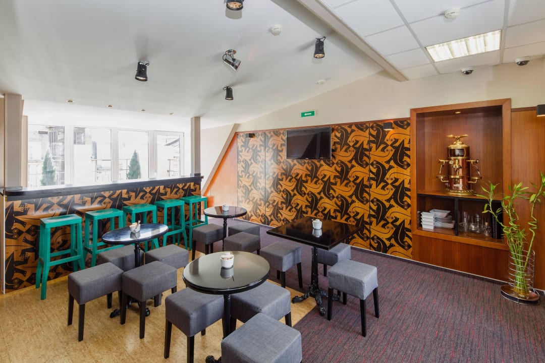 Зона кафе SkyHotel