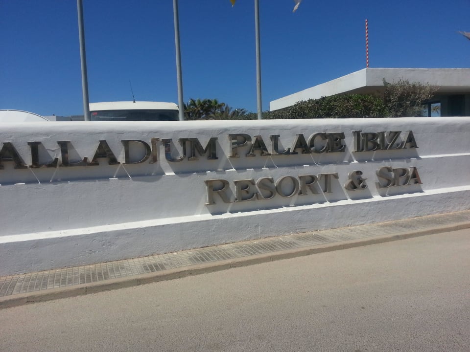 Entrada Grand Palladium Select Palace Ibiza