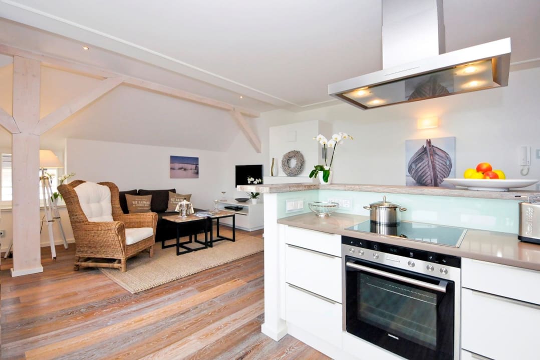 Offener Wohnbereich mit Küche Ferienwohnungen Kriemhild und Brunhilde in der Villa Rheingold
