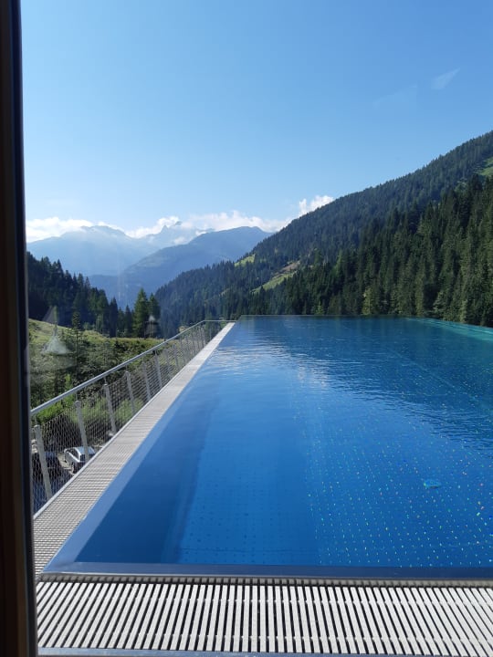 Pool Almwellness-Resort Tuffbad