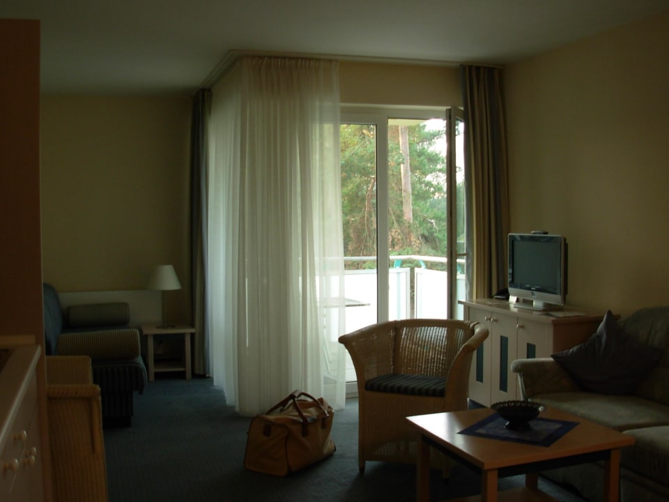 Wohnzimmer mit Küchenzeile  Dorint Seehotel Binz-Therme Binz/Rügen