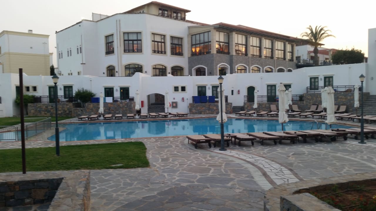 Terra Gebäude oben Creta Maris Resort