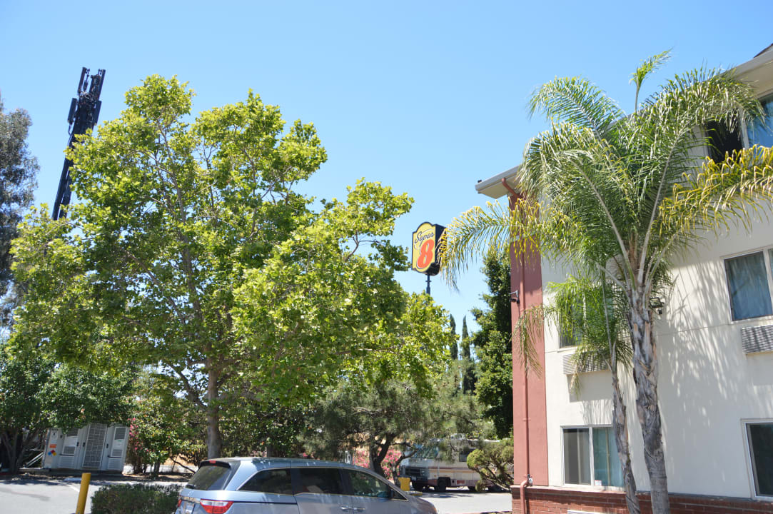 Außenansicht Super 8 Motel - Gilroy