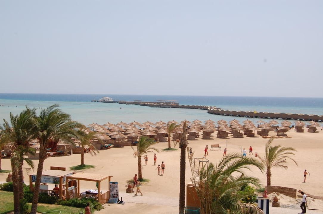 Plaża, woda i molo Titanic Beach Spa & Aqua Park
