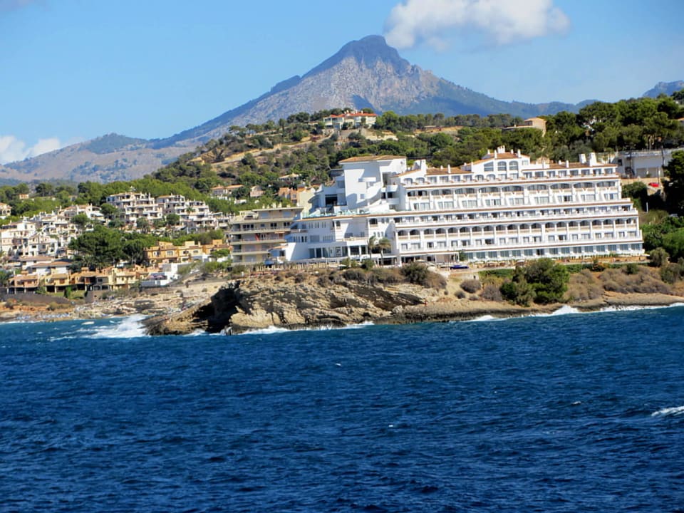 Hotel SENTIDO von der gegenüberlieg. Küste aus Sentido Fido Punta del Mar – Adults only