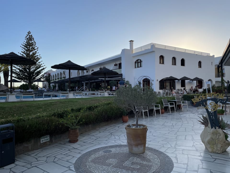 Außenansicht Alianthos Garden Hotel