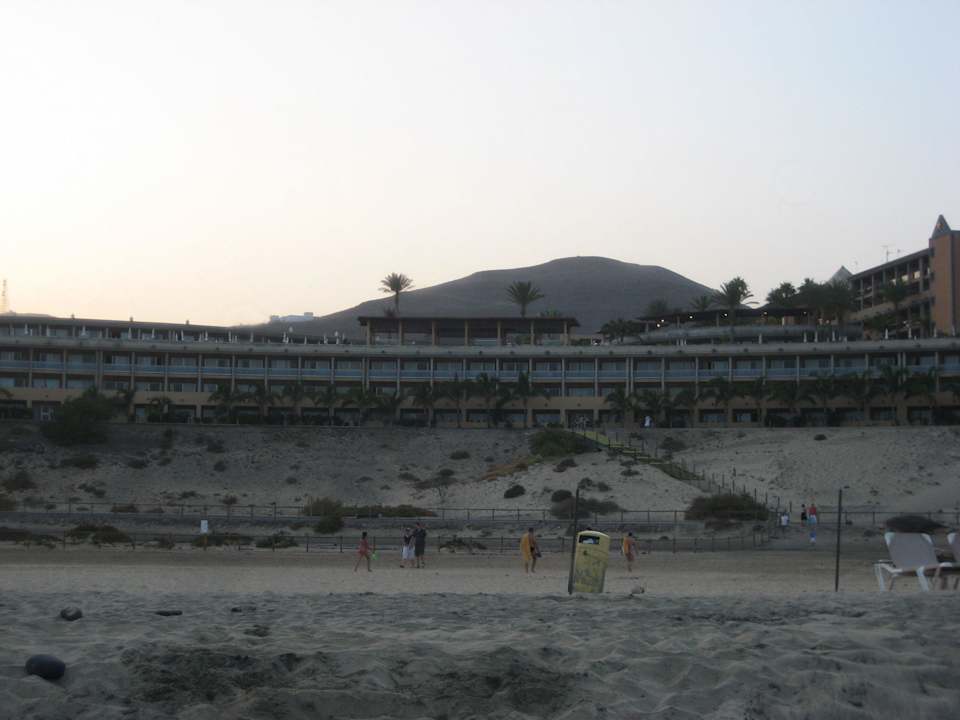 Hotelansicht vom Strand aus Iberostar Selection Fuerteventura Palace
