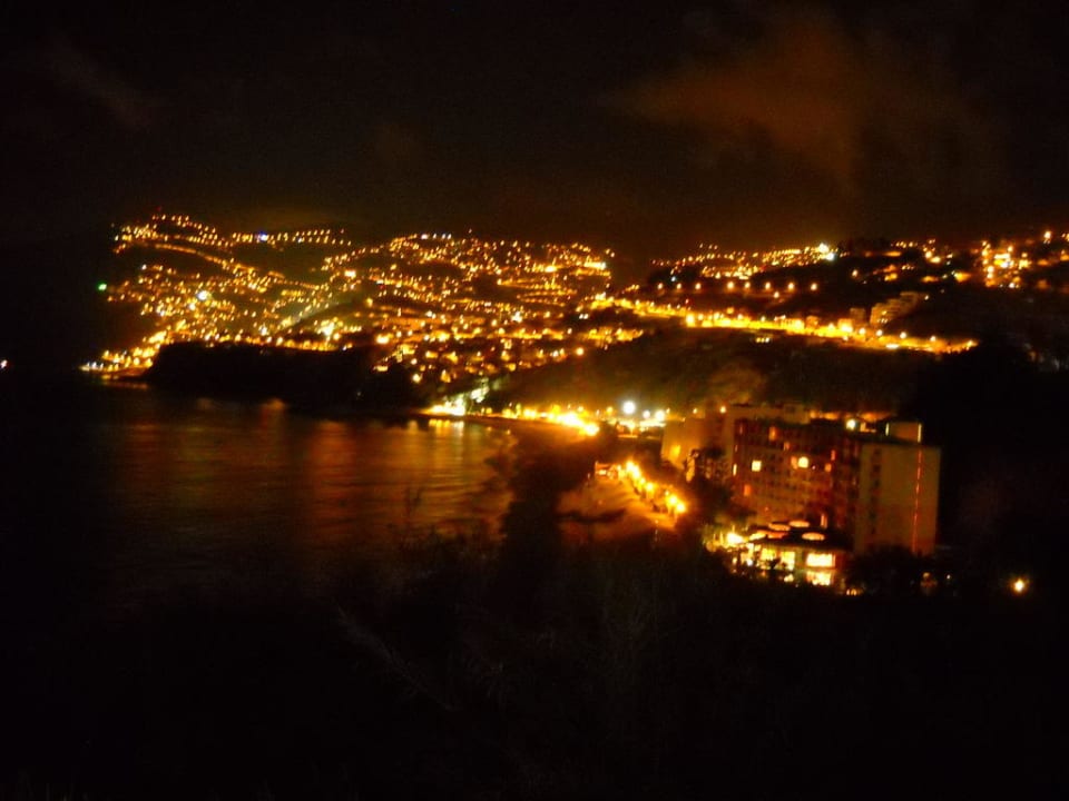 Vom Pool zum Nachbarort Hotel Golden Residence