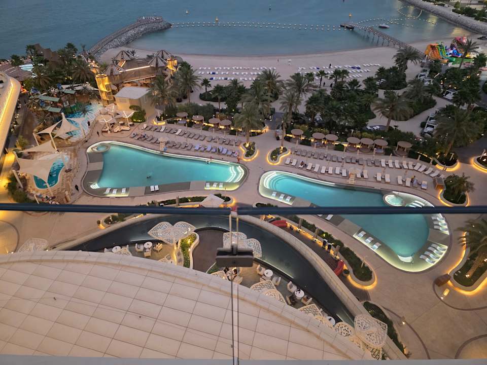 Pool Waldorf Astoria Doha Lusail