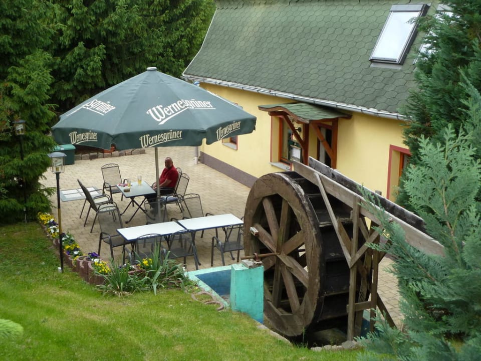 Blick auf die Terrasse Pension Zur Zittelmühle
