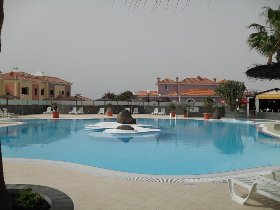 Pool Bahia Calma Beach