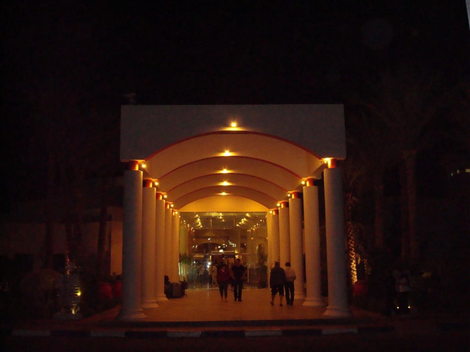 Eingang Hilton Beach Hurghada Long Beach Resort