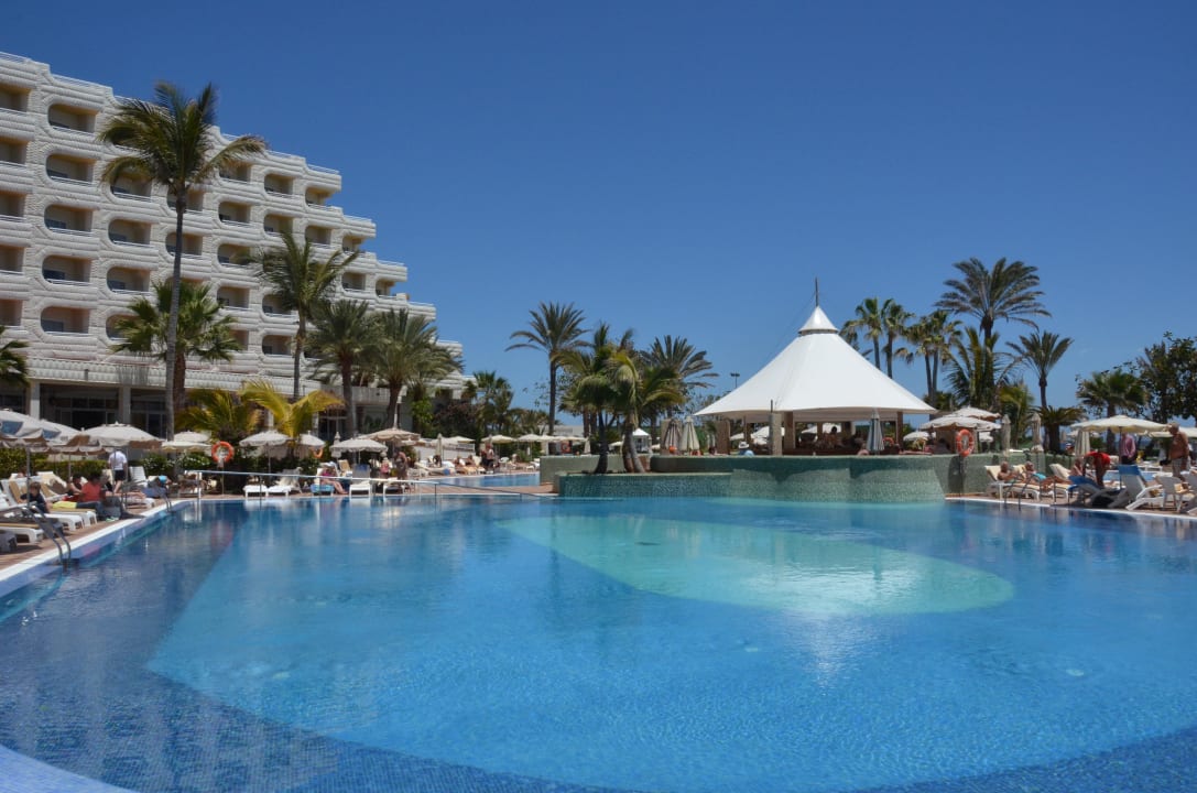 Pool Hotel Riu Palace Tres Islas