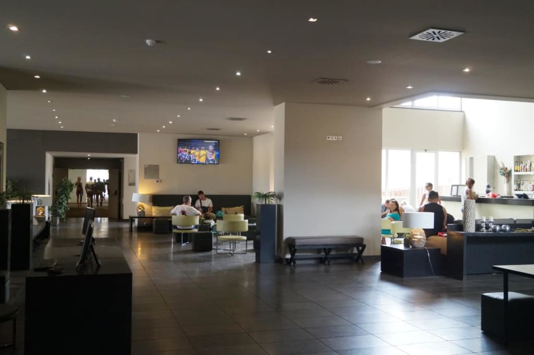 Jeden z barów Oasis Salinas Sea