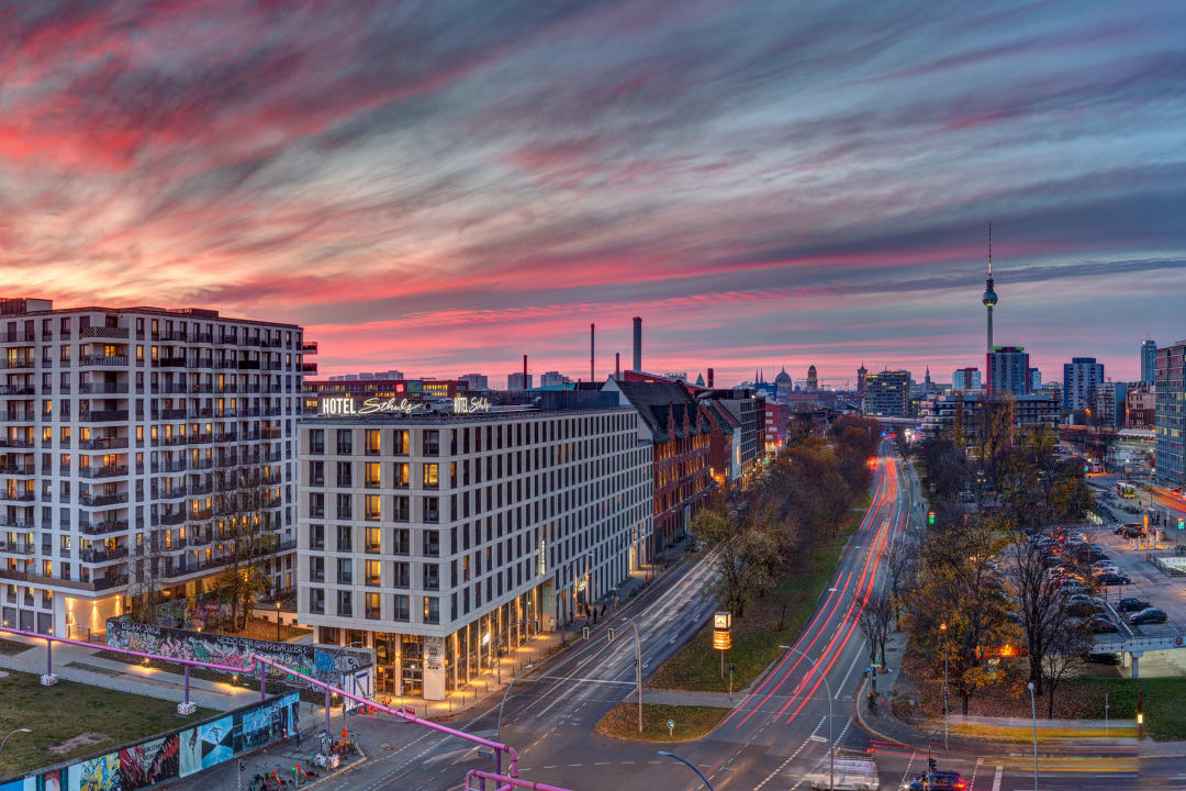 Außenansicht Schulz Hotel Berlin Wall at the East Side Gallery