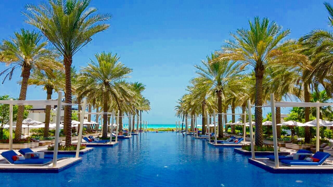 Pool Park Hyatt Abu Dhabi Hotel and Villas
