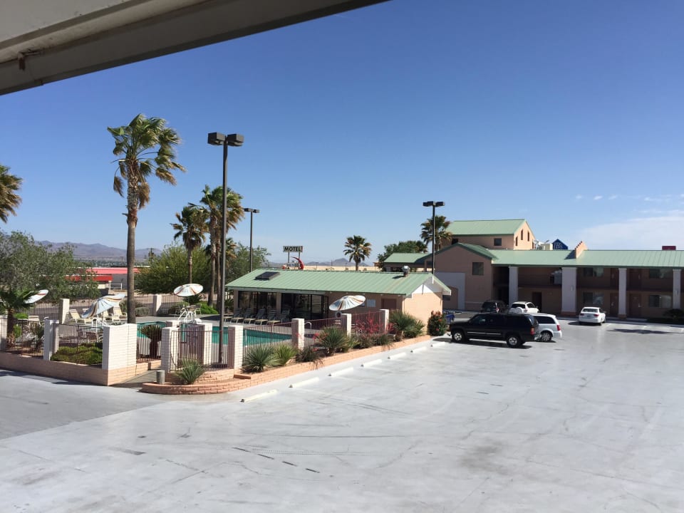 Innenhof Best Western Plus Hotel Kings Inn & Suites