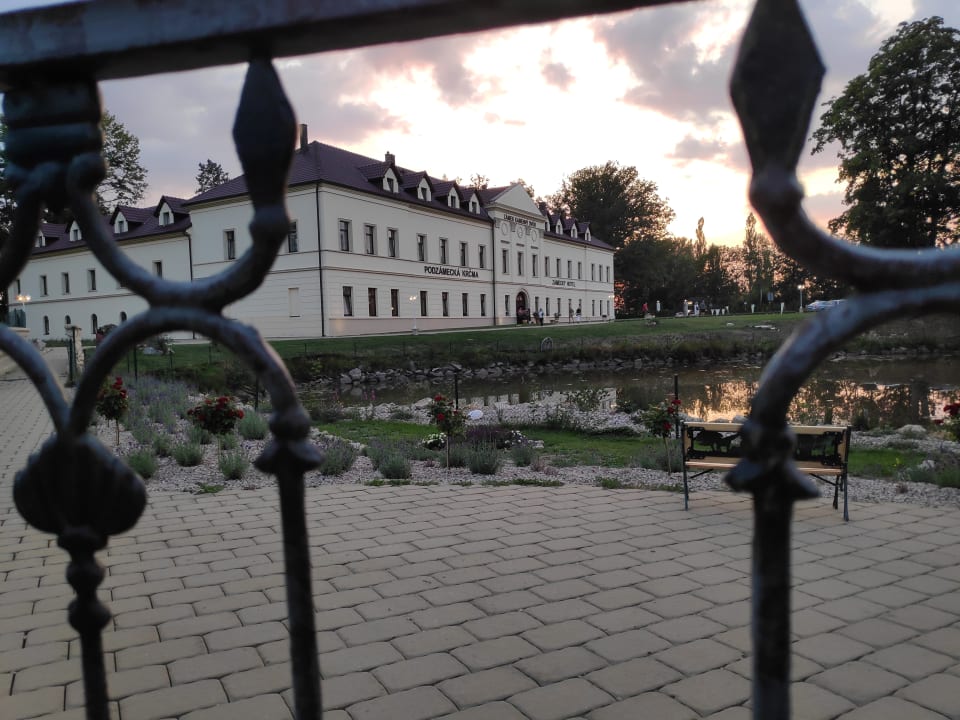 Außenansicht Zámek Kamenný dvůr