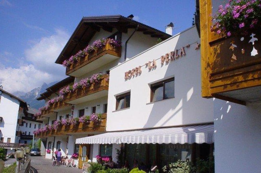 Family Hotel La Perla - Esterno  Hotel La Perla