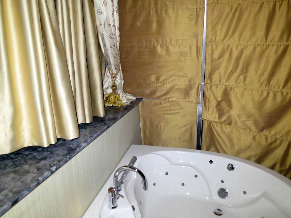 Aufenthalt und Schlafbereich Hotel Golden Palas