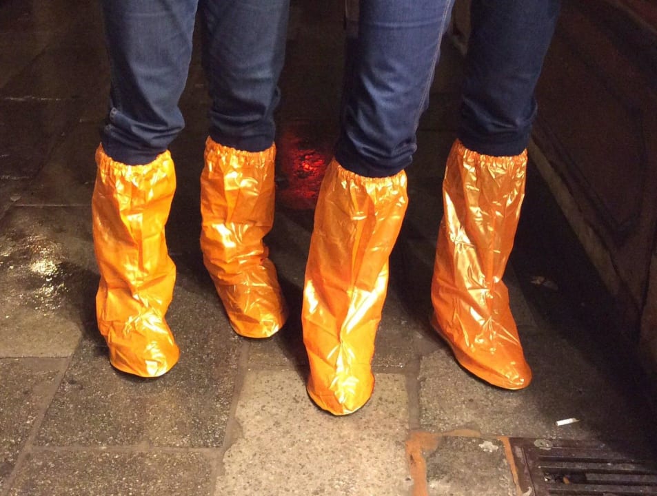 Из отеля - только в сапогах - наводнение Albergo Cavalletto & Doge Orseolo