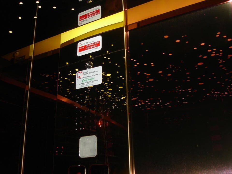 Лифт отеля GHV Hotel