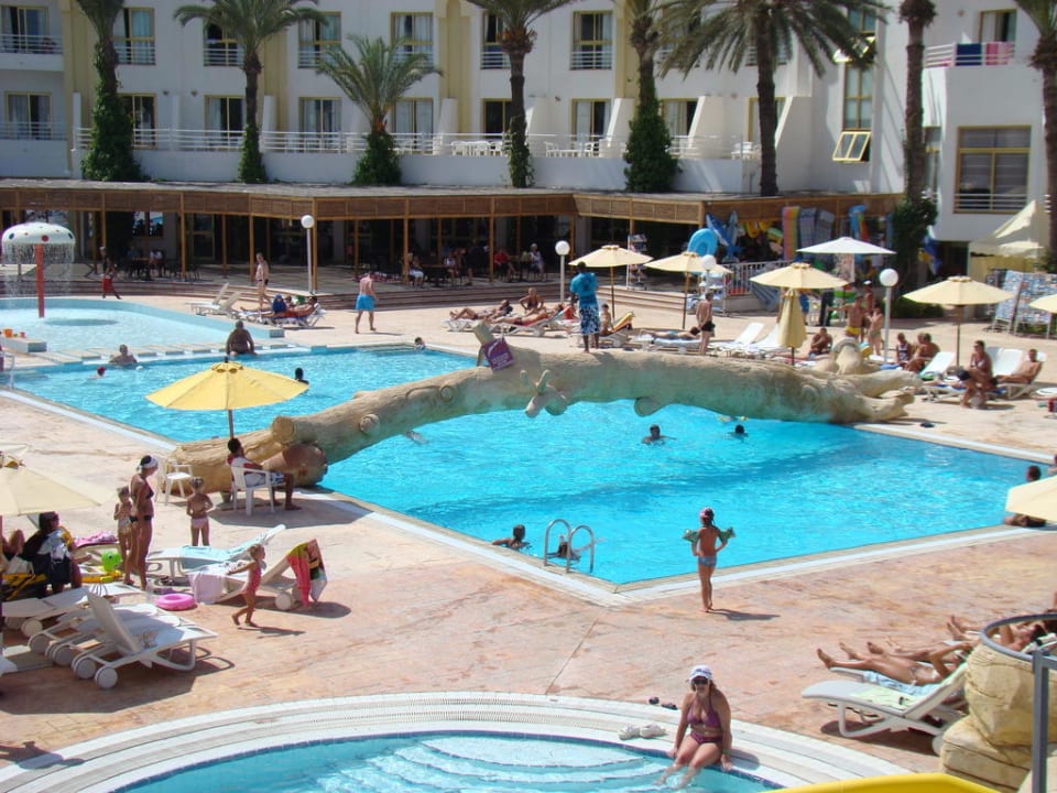 Basen Ruspina Beach Resort