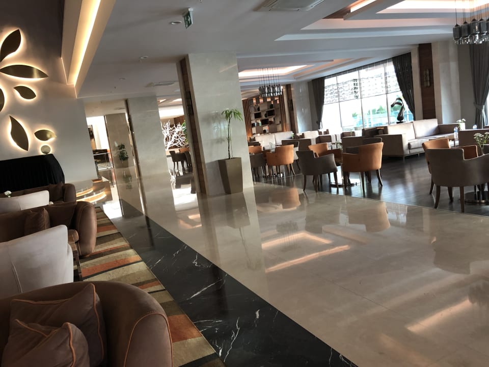 Lobby Side Sunport Hotel & Spa