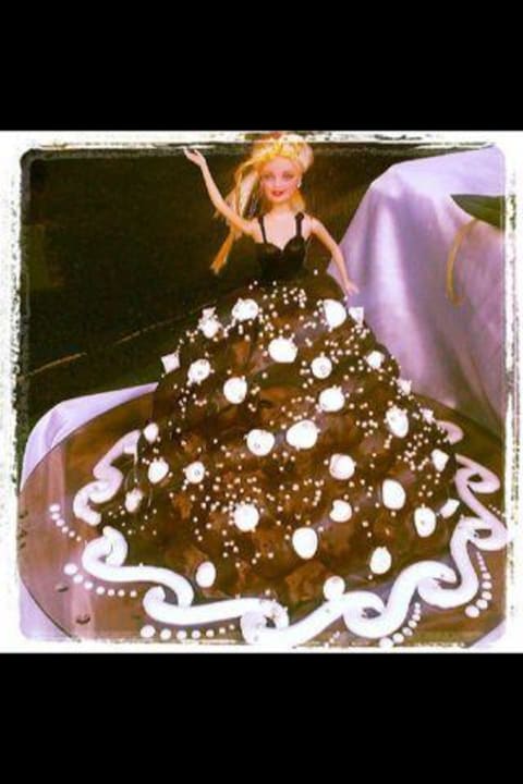 Schokoladen-Barbie-Torte Asteria Collection Side