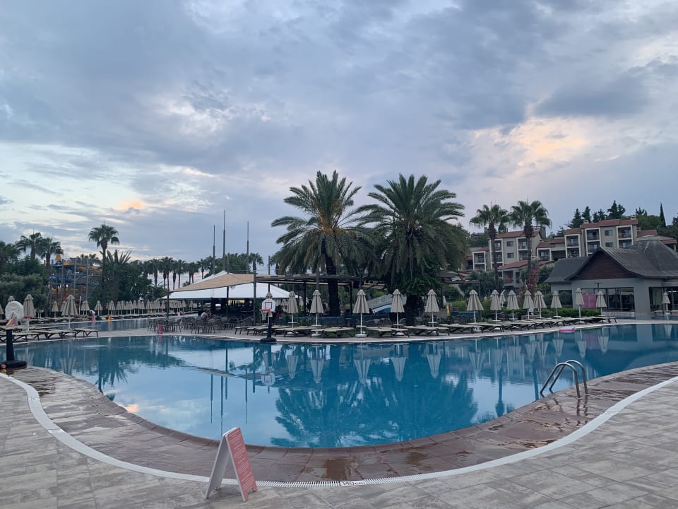 Pool Arum Barut Collection