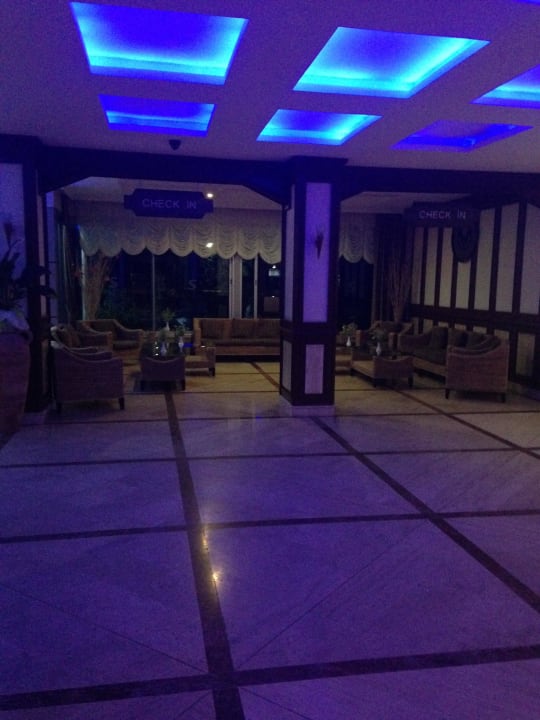 Lobby Saphir Hotel & Villas