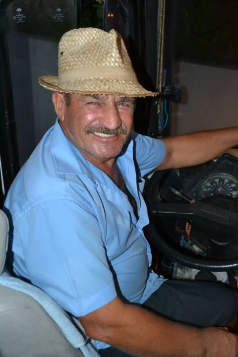 "Unser" Strandbusfahrer. Der Beste Hane Family Resort