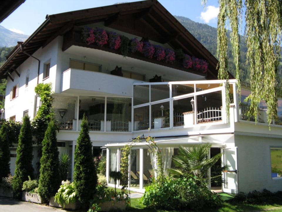 Haupthaus von der Rückseite Alpenhof Lodge Passeiertal
