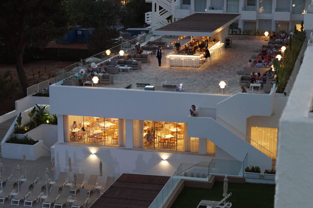 Bar am Abend Iberostar Selection Santa Eulalia Ibiza