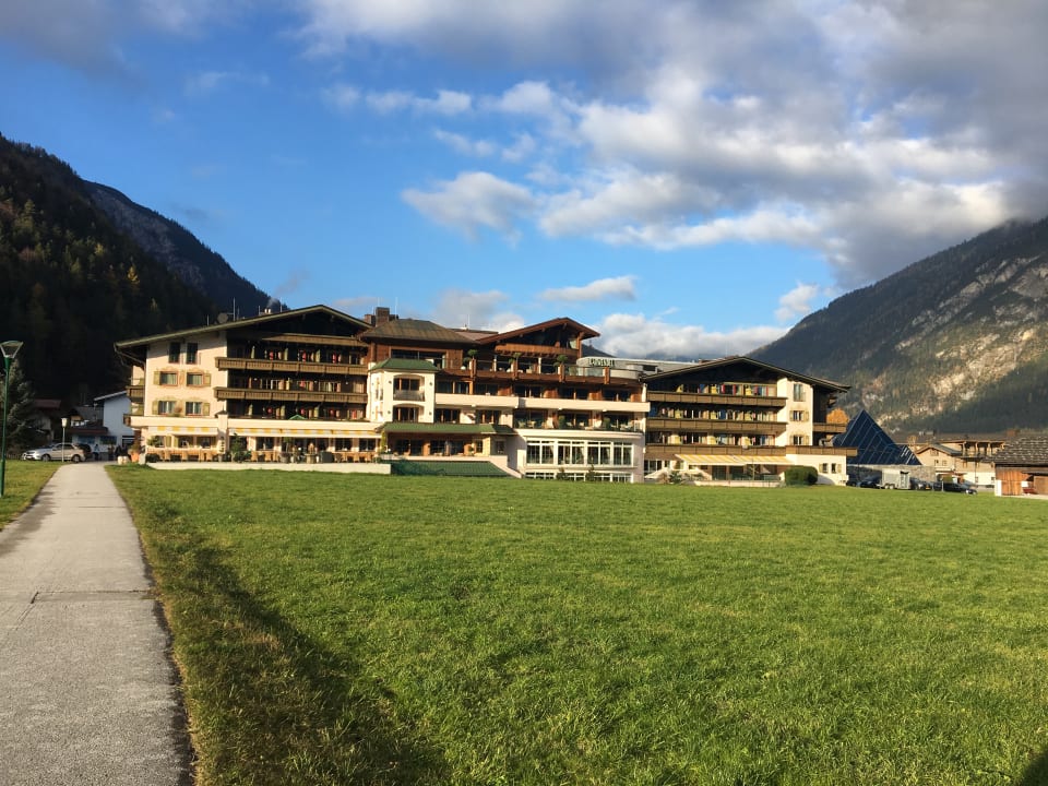 Außenansicht Das Karwendel - Ihr Wellness Zuhause am Achensee