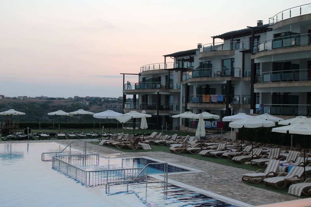 Basen infinity i taras słoneczny  Hotel Topola Skies Resort & Aquapark