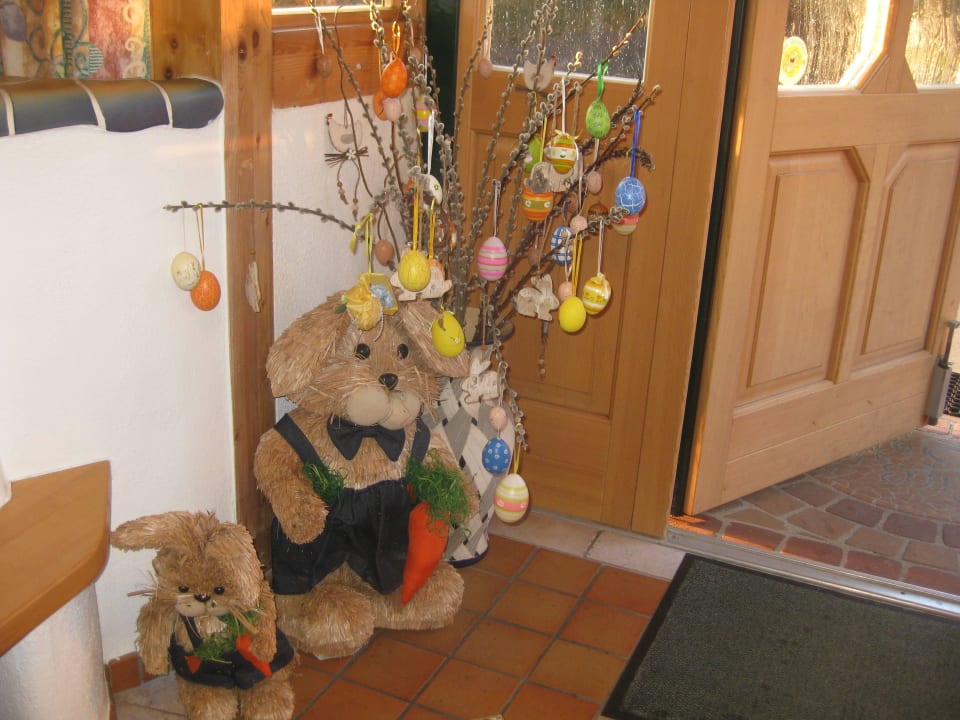 Tolle Deko - die Osterhasen grüßen Thermenhof PuchasPLUS Loipersdorf