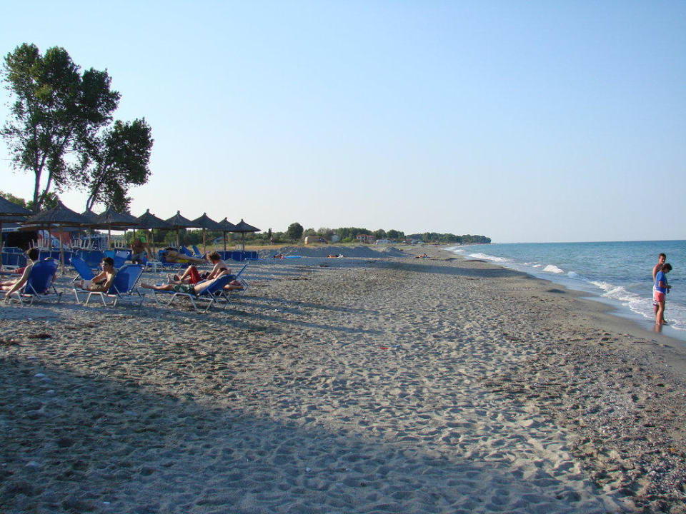 Strand in Richtung Norden Olympian Bay Grand Resort