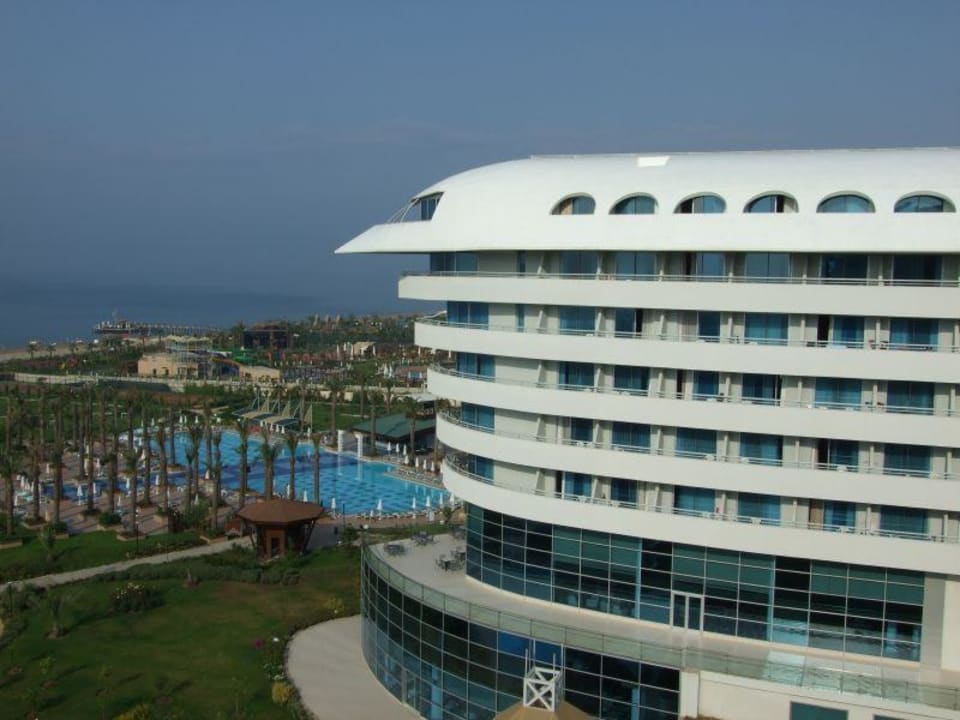Blick aus dem Balkon nach rechts Limak Lara Deluxe Hotel & Resort