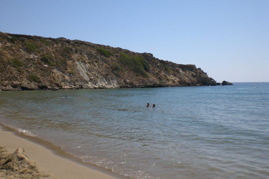 Schöner, flach abfallender Sandstrand Atlantica Mikri Poli Crete