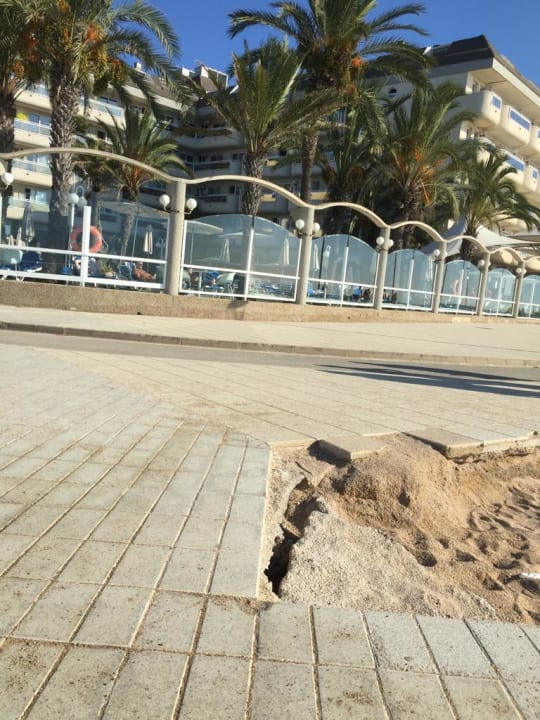 Außenansicht CAPRICI BEACH HOTEL & SPA