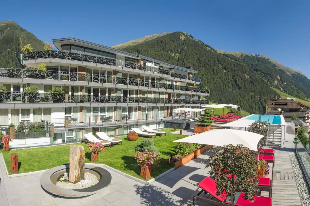 Außenansicht Sommer Hotel Fliana