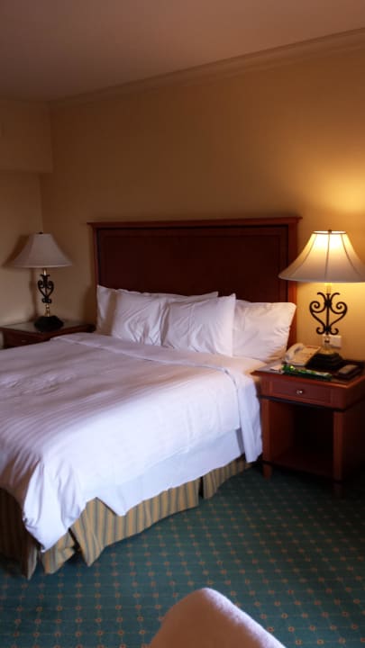 Standardzimmer1 Cairo Marriott Hotel & Omar Khayyam Casino