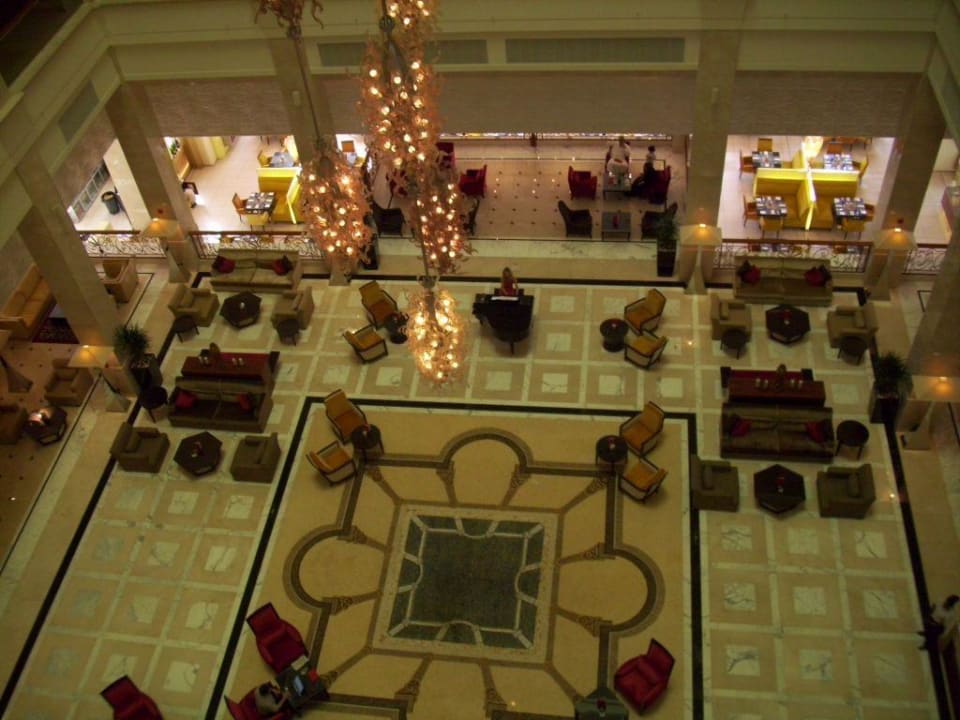 Вид на лобби сверху The Westin Dubai Mina Seyahi Beach Resort & Marina