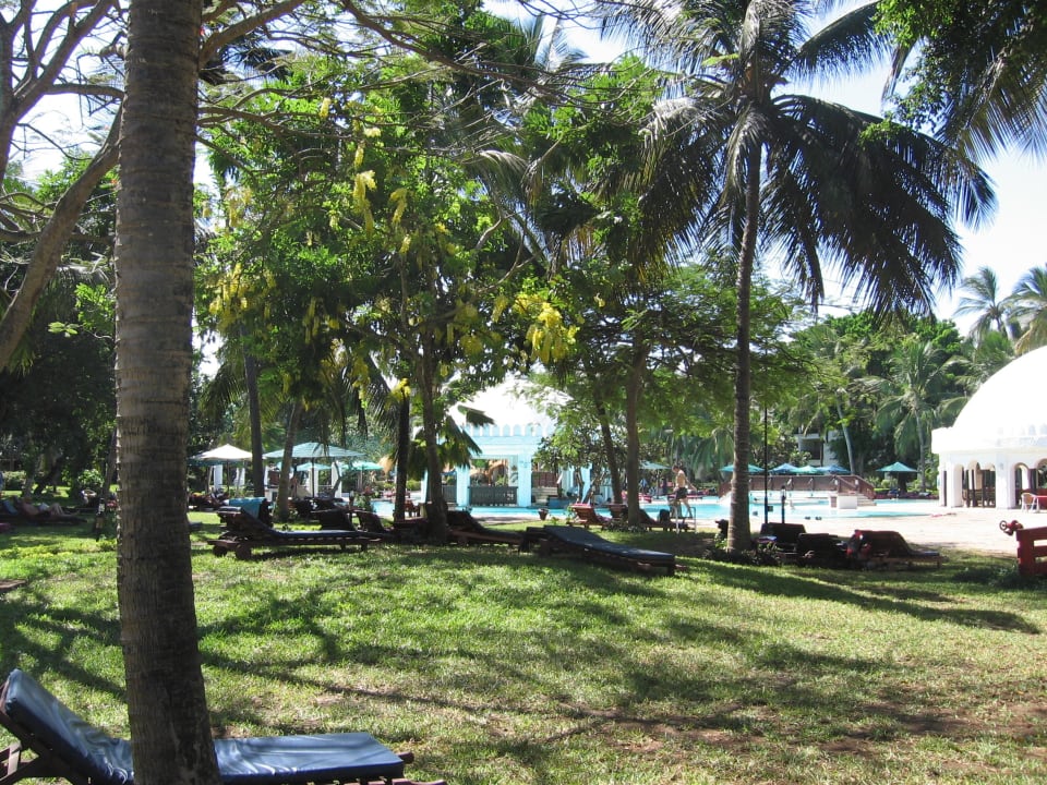 Auf dem Weg zum oberen Pool Hotel Southern Palms Beach Resort