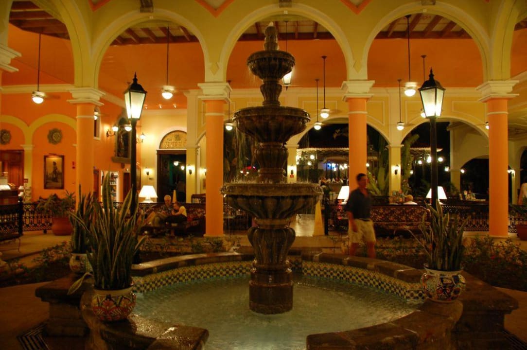 Brunnen in der Lobby Hotel Riu Tequila