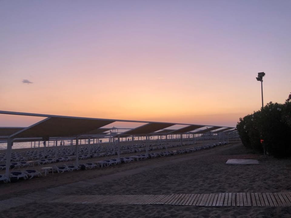 Strand Alba Queen Hotel